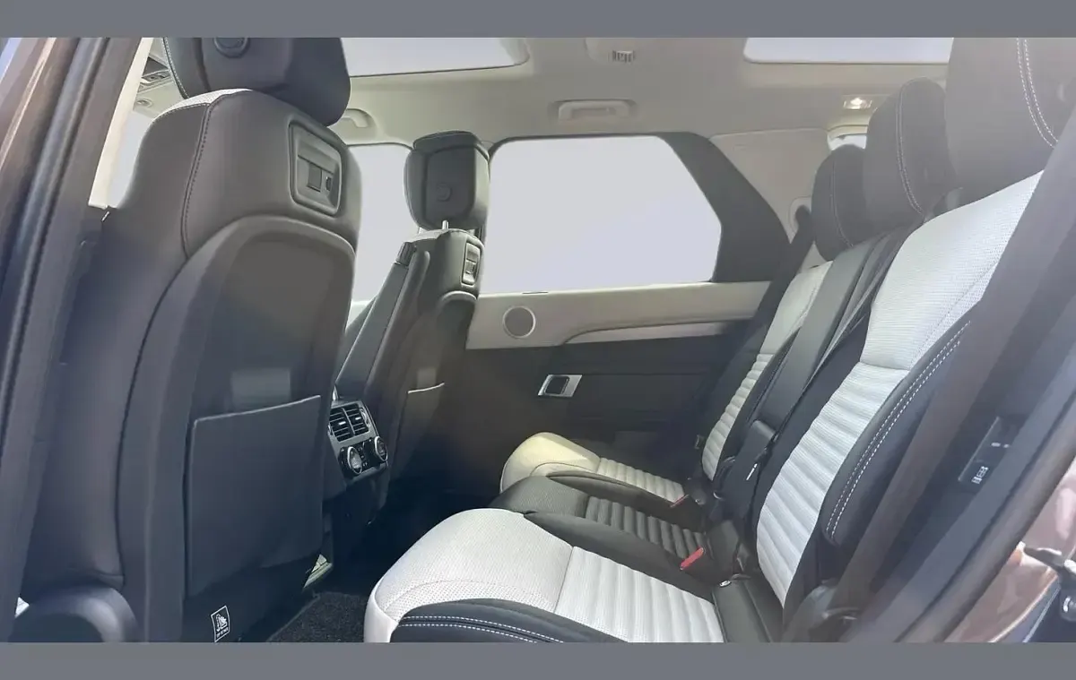 Used Land Rover Discovery 344 HP (253 kW) 2026 Grey SUV
