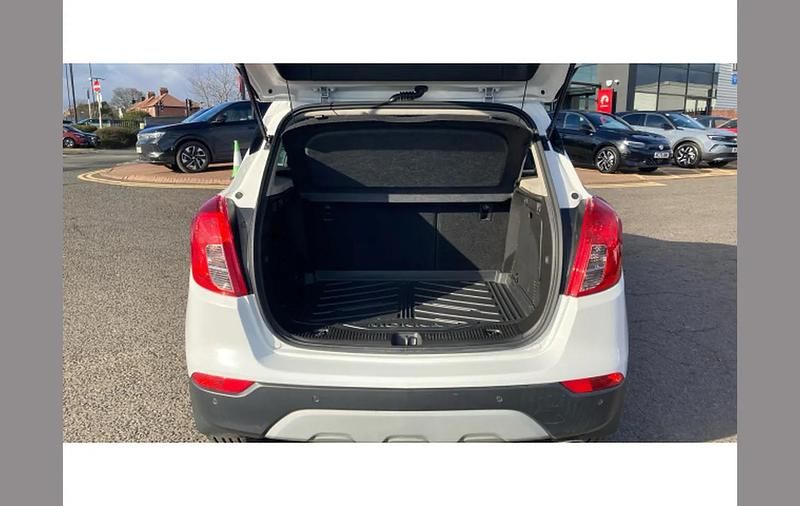 Used Vauxhall Mokka X Active 140 HP (102 kW) 2019 White SUV