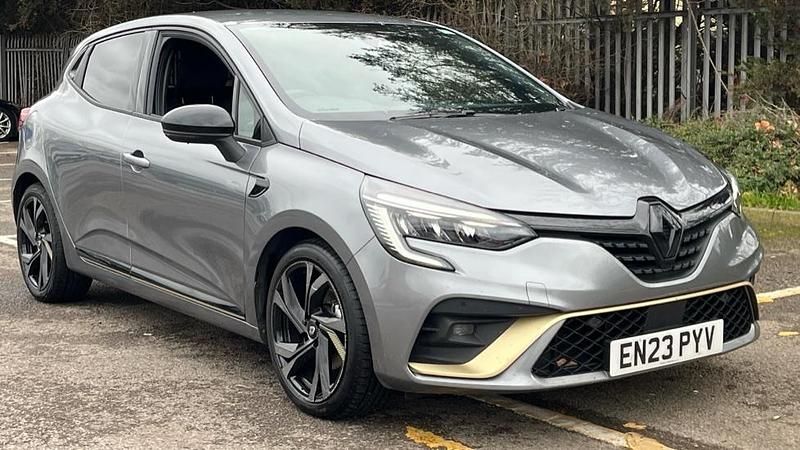 Used Renault Clio V Engineered 145 HP (106 kW) 2023 Metallic  shadow grey  Hatchback