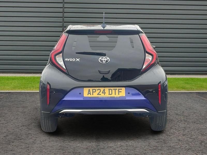 Used Toyota Aygo X 72 HP (52 kW) 2024 Blue SUV