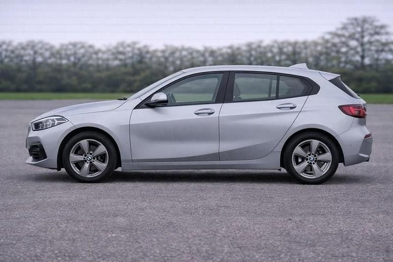 Used BMW 118 Comfort Edition 136 HP (100 kW) 2021 Silver Hatchback