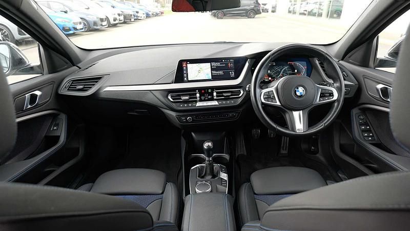 Used BMW 118 M Sport 134 HP (98 kW) 2023 White Hatchback