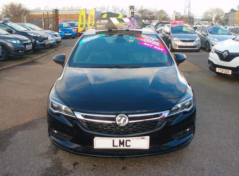 Used Vauxhall Astra Elite 150 HP (110 kW) 2016 Black Hatchback