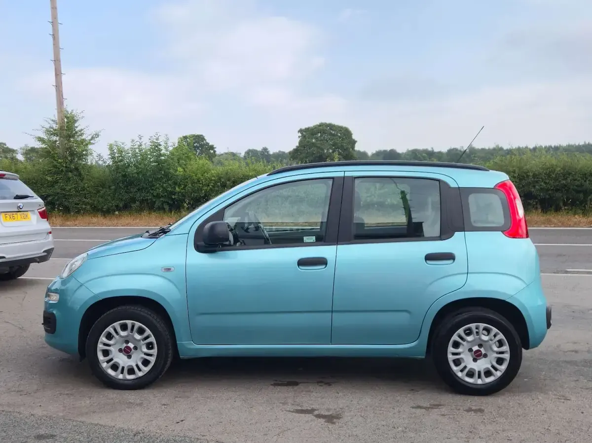 Used Fiat Panda Easy 85 HP (62 kW) 2016 Blue Hatchback