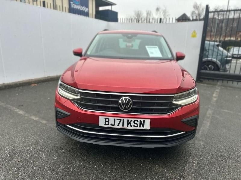 Used VW Tiguan Active 130 HP (95 kW) 2021 Red SUV