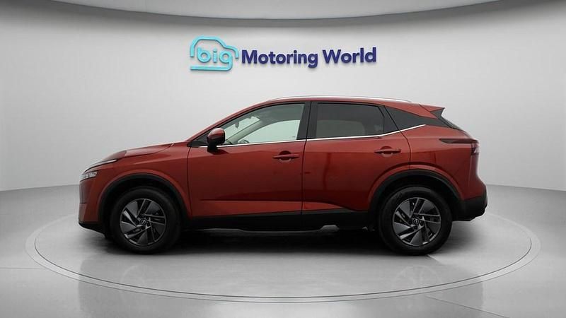Used Nissan Qashqai Acenta Premium 140 HP (102 kW) 2023 Red SUV
