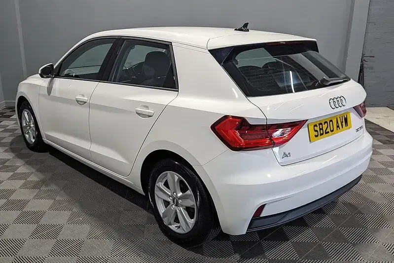 Used Audi A1 Sportback Design 116 HP (85 kW) 2020 White Hatchback