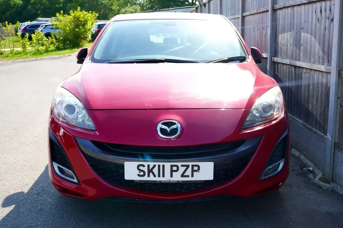 Used Mazda 3 105 HP (77 kW) 2011 Red Hatchback