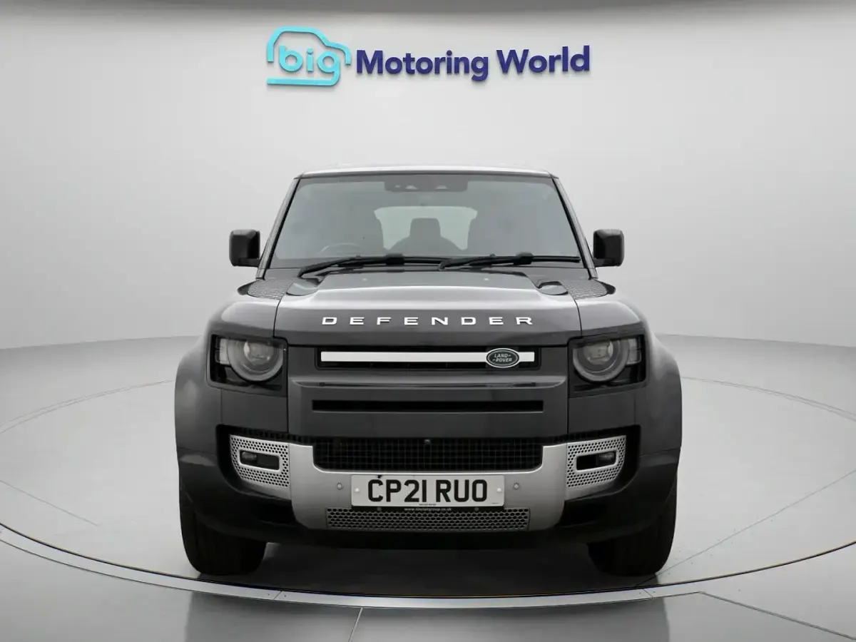 Used Land Rover Defender SE 246 HP (180 kW) 2021 SUV