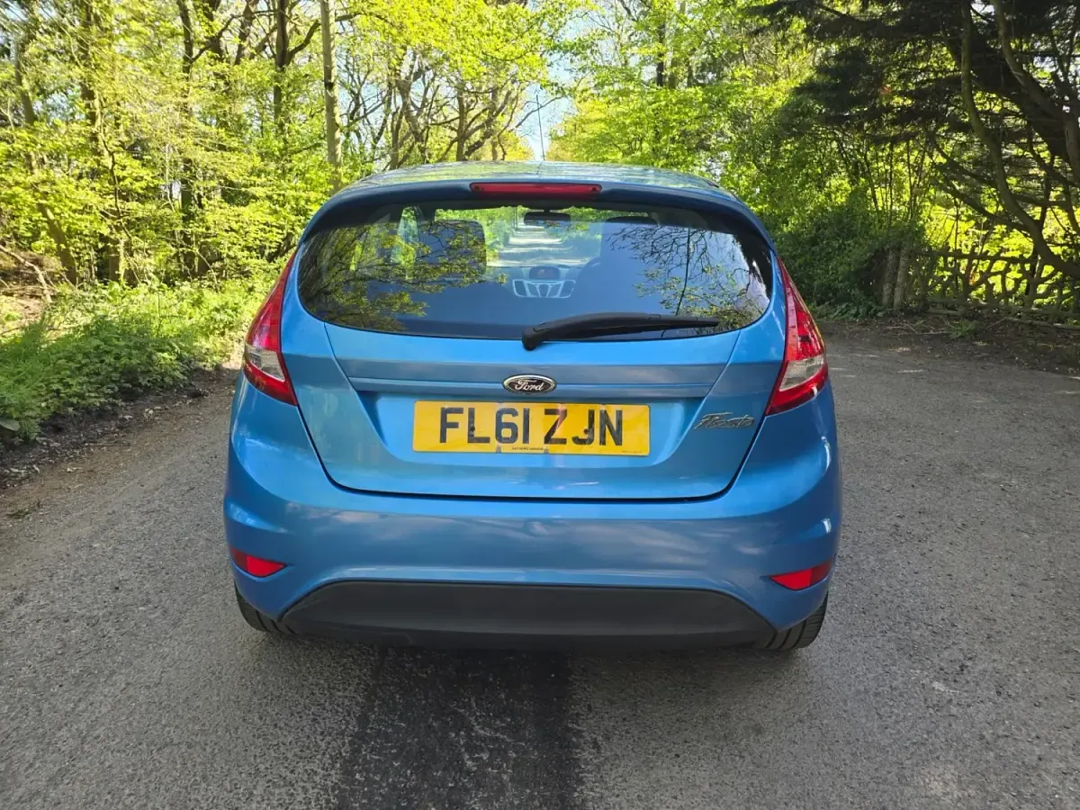 Begagnad Ford Fiesta 70 HK (51 kW) 2011 Blå Halvkombi