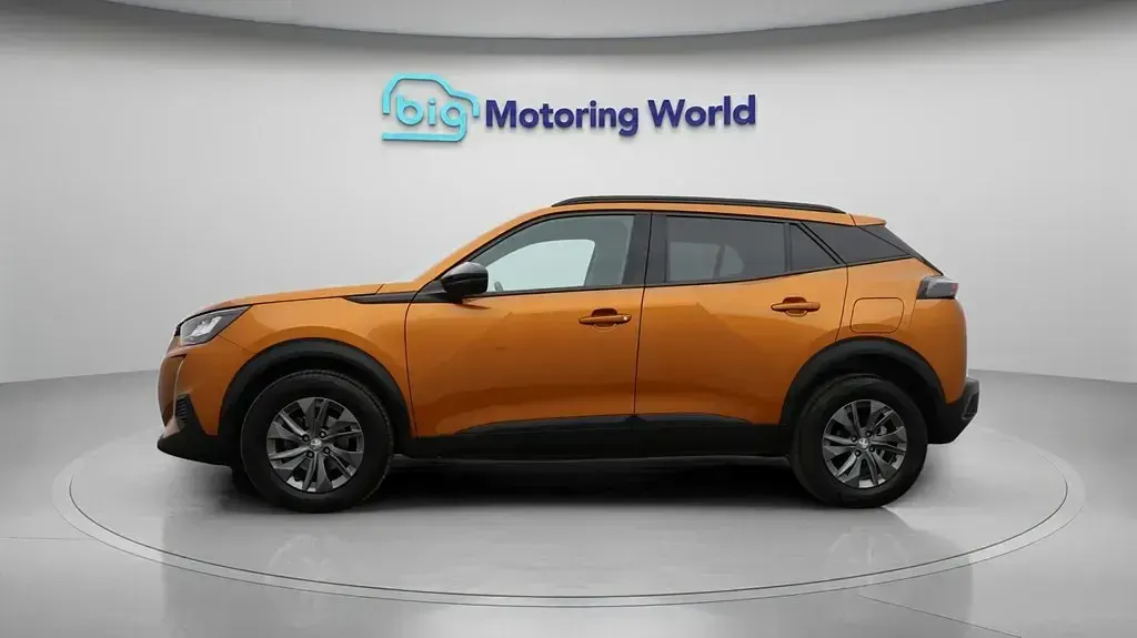Used Peugeot 2008 Active+ 100 HP (73 kW) 2023 Orange SUV
