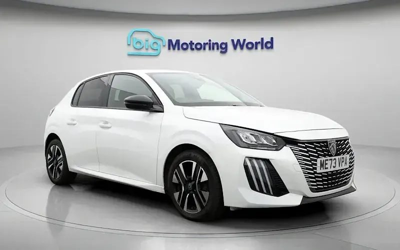 Gebraucht Peugeot 208 Allure 101 PS (74 kW) 2024 Weiß Kleinwagen