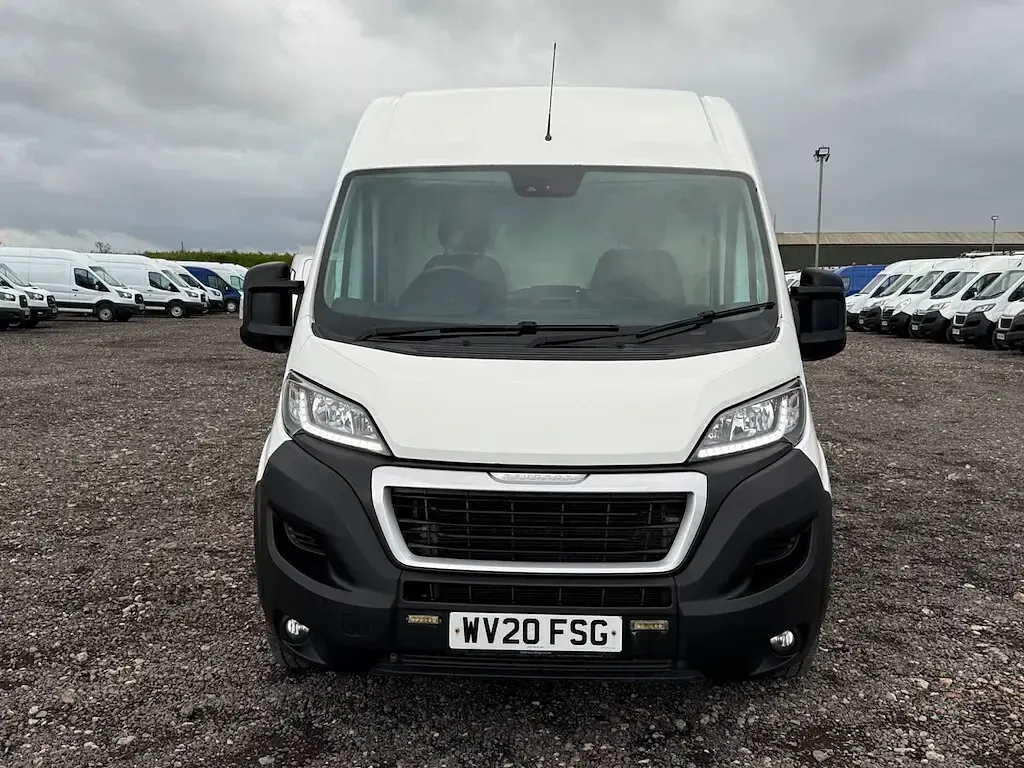 Used Peugeot Boxer S 140 HP (102 kW) 2020 White Van