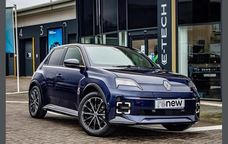 Other Used 2026 Renault R5 Iconic Hatchback | £26,995 (Good price) - Image 1/4