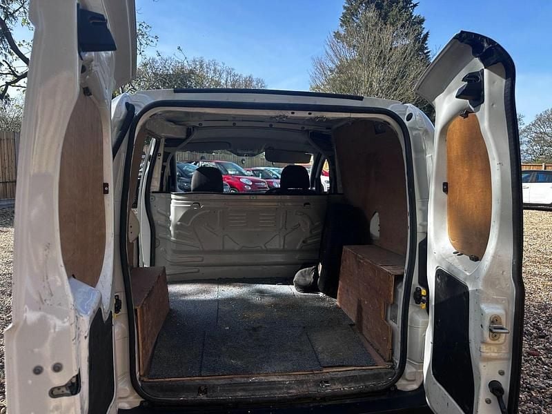 Used Peugeot Bipper 75 HP (55 kW) 2015 White MPV