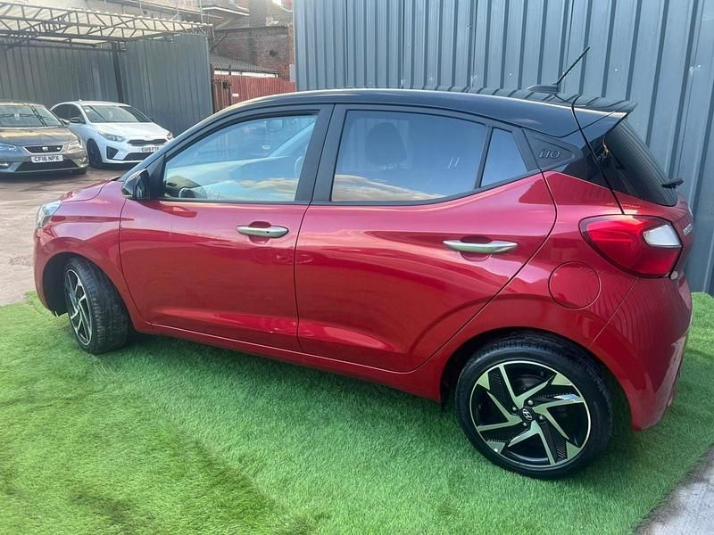 Used Hyundai i10 Premium 84 HP (61 kW) 2022 Red Hatchback