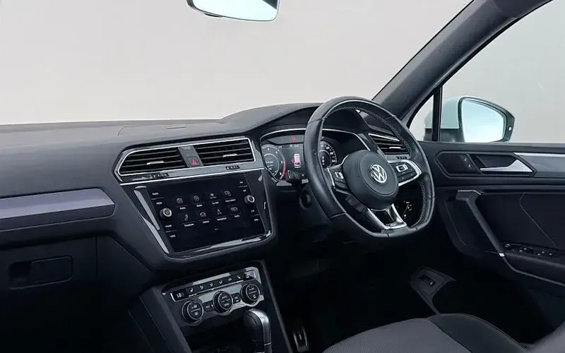Used VW Tiguan Allspace R-line 150 HP (110 kW) 2018 White SUV