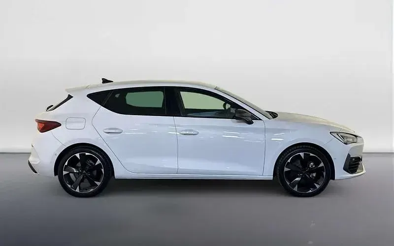 Used Cupra Leon 150 HP (110 kW) 2024 White Hatchback