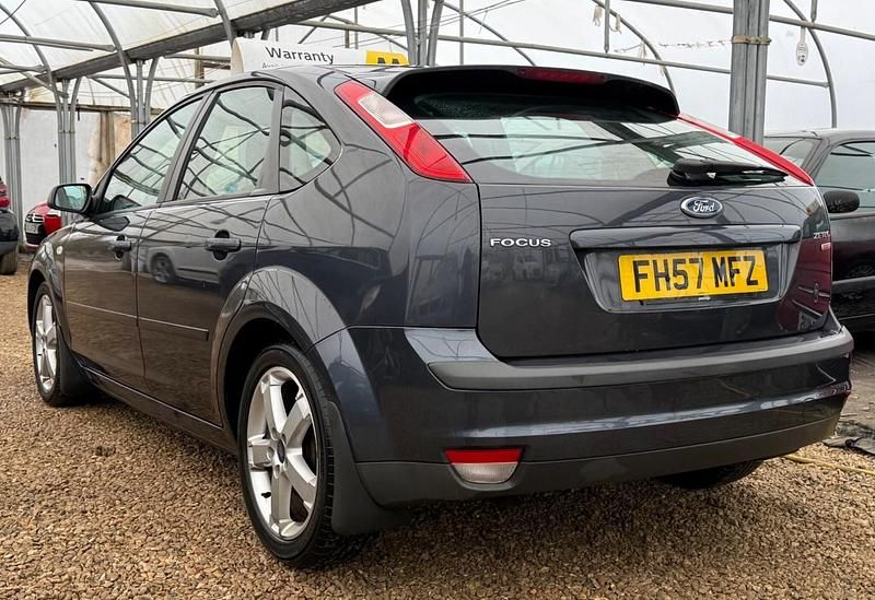 Used Ford Focus Zetec 110 HP (80 kW) 2007 Grey Hatchback