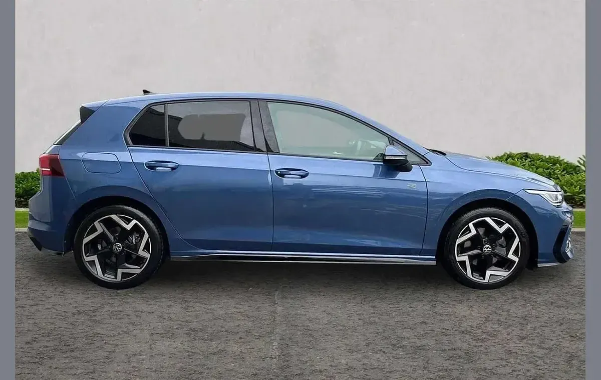Used VW Golf VIII R-line 150 HP (110 kW) 2025 Blue Hatchback