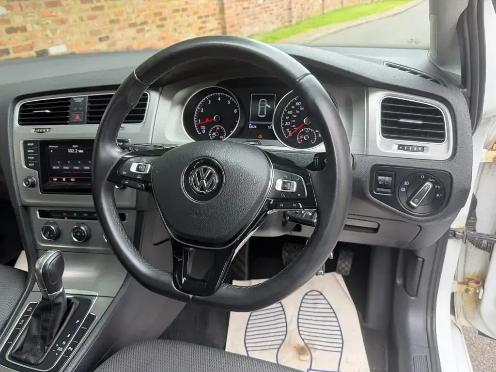 Used VW Golf VII Match 122 HP (89 kW) 2014 White Hatchback