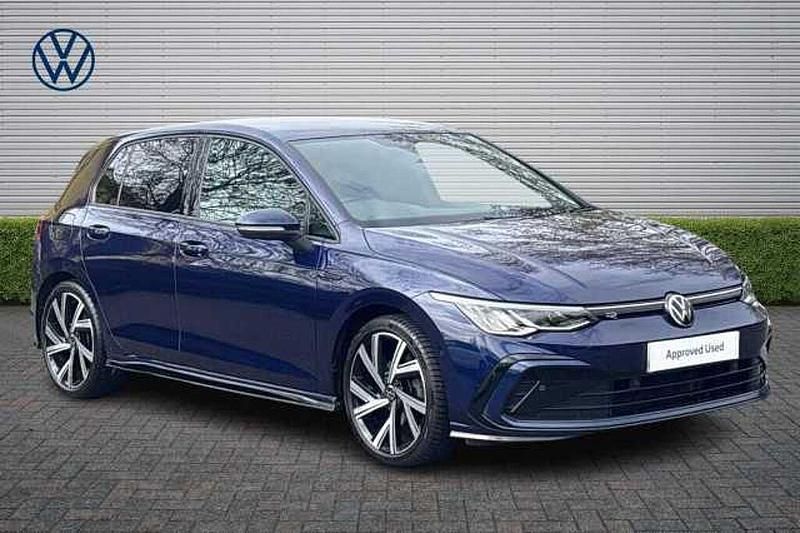 Second-hand VW Golf VIII R-line 150 CP (110 kW) 2022 Albastru Hatchback