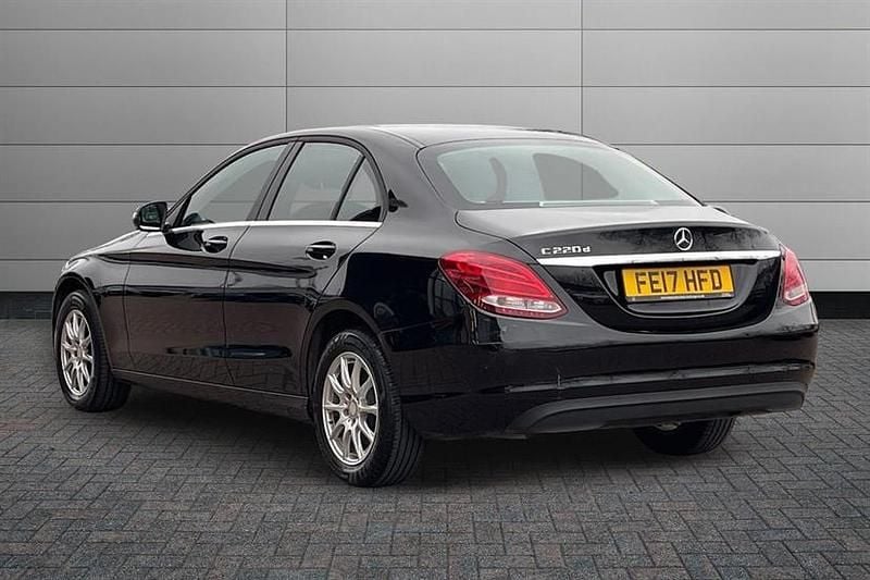 Used Mercedes C220 SE 170 HP (125 kW) 2017 Obsidian black Sedan