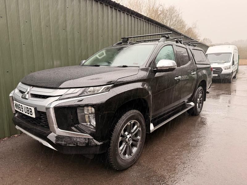 Black Used 2019 Mitsubishi L200 Warrior Pickup | £16,495 (Super price) - Image 1/4