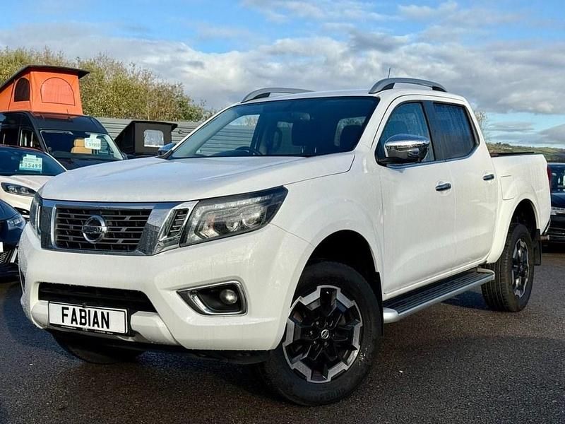 White Used 2021 Nissan Navara Tekna Pickup | £19,699 (Fair price) - Image 1/4