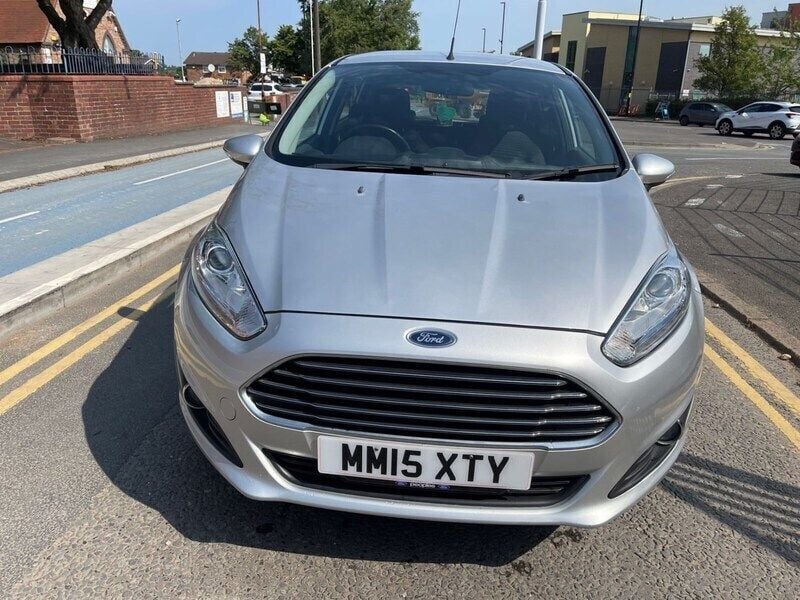 Silver Used 2015 Ford Fiesta Zetec Hatchback | £4,199 (Good price) - Image 1/4