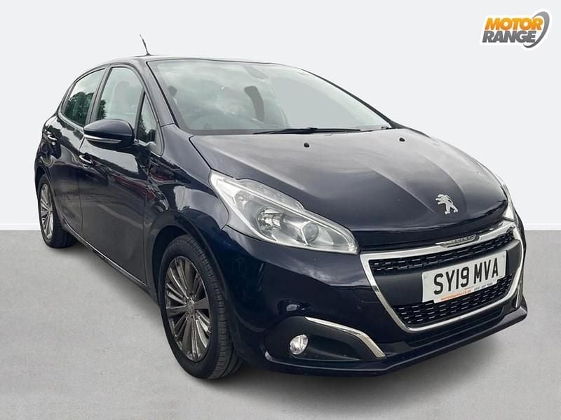 Blue Used 2019 Peugeot 208 Signature Sky Hatchback | £7,895 (Fair price) - Image 1/4