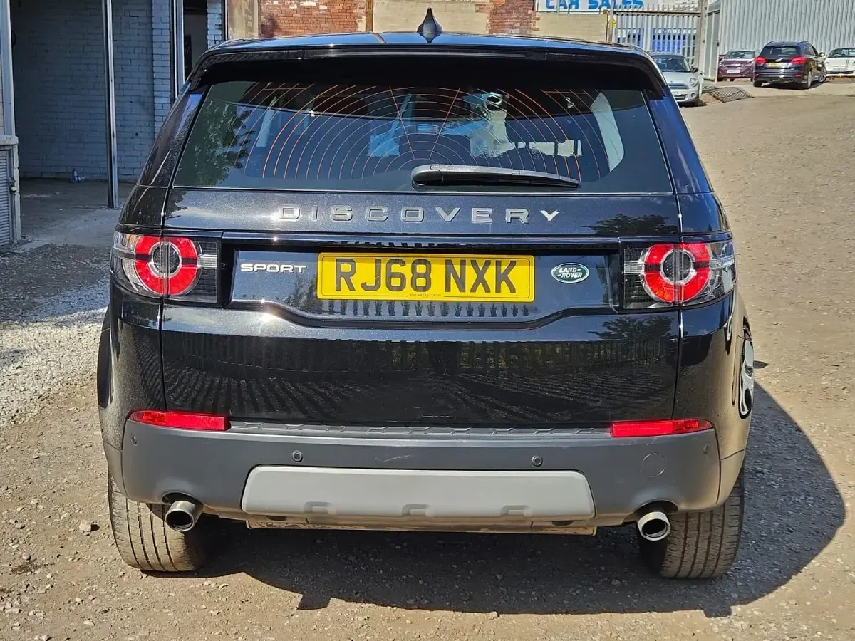 Used Land Rover Discovery Sport SE 180 HP (132 kW) 2018 Black SUV
