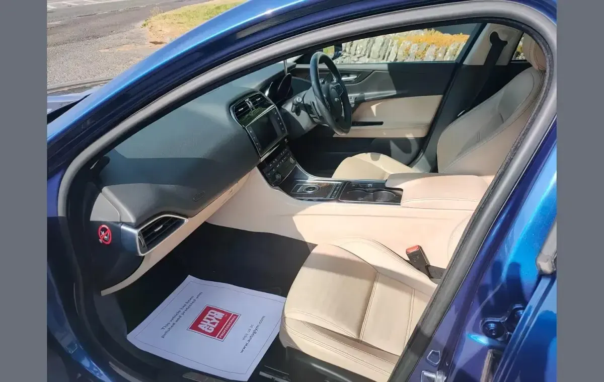 Used Jaguar XE Prestige 196 HP (144 kW) 2016 Blue Sedan