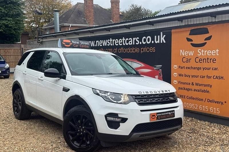 White Used 2017 Land Rover Discovery Sport SE SUV | £11,184 (Fair price) - Image 1/1