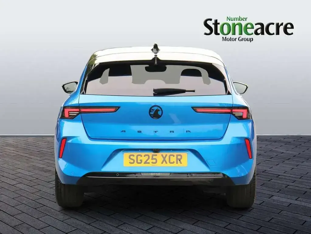 Used Vauxhall Astra Ultimate 131 HP (96 kW) 2025 Blue Hatchback