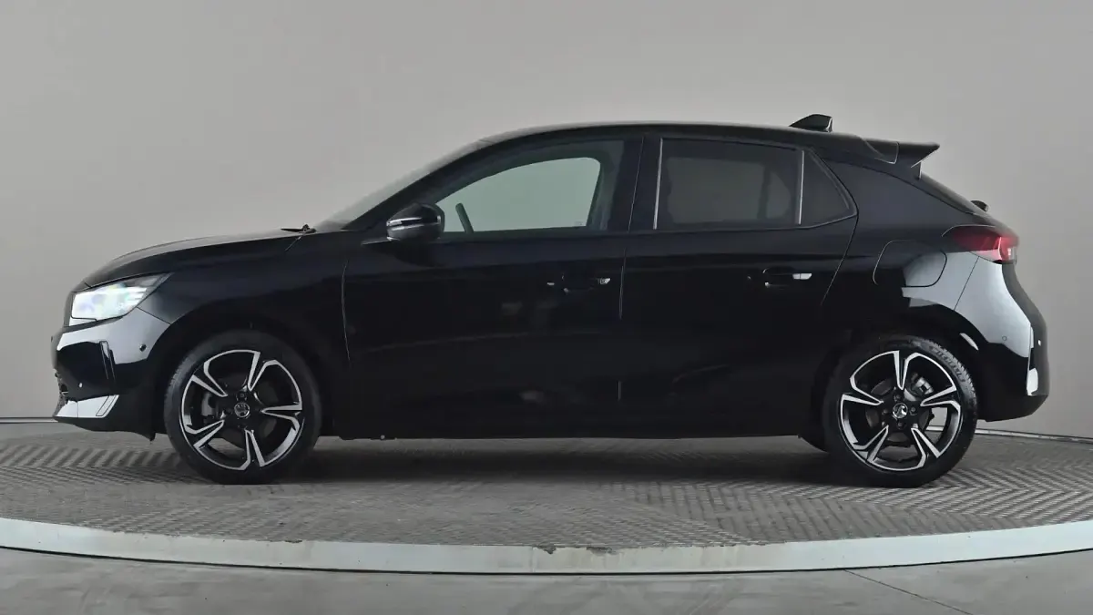 Second-hand Vauxhall Corsa Ultimate 130 CP (95 kW) 2023 Negru Hatchback
