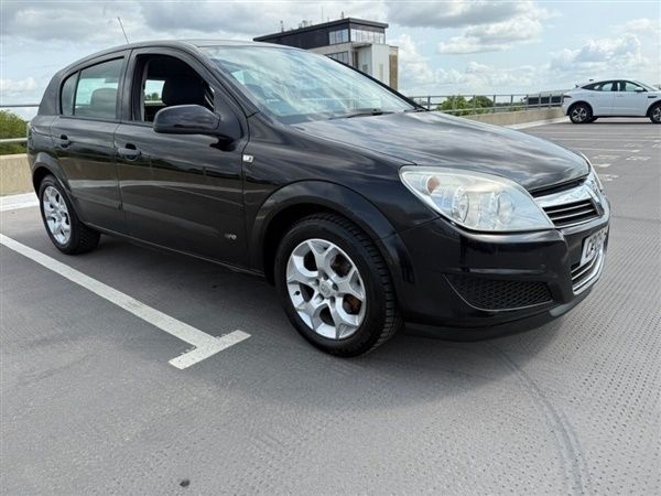 Black Used 2009 Vauxhall Astra Hatchback | £995 (Super price) - Image 1/1