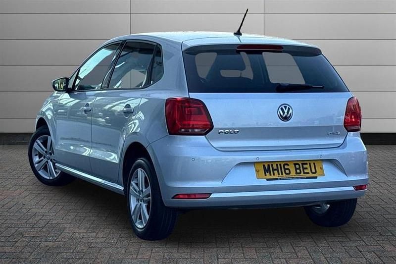 Begagnad VW Polo Match 60 HK (44 kW) 2016 Silver Halvkombi
