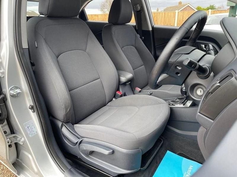 Used Kia Rio 107 HP (78 kW) 2013 Silver Hatchback