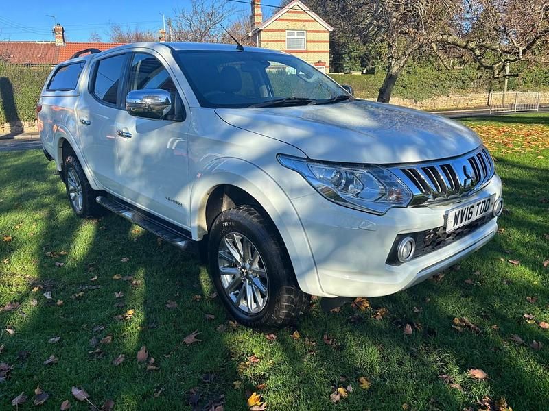 White Used 2016 Mitsubishi L200 Warrior Pickup | £11,995 (Fair price) - Image 1/4