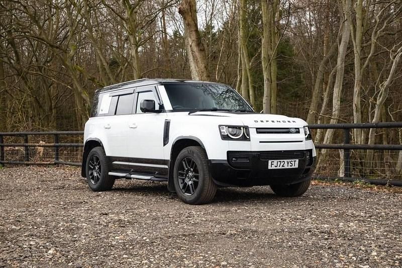 Used Land Rover Defender Dynamic 350 HP (257 kW) 2022 White Estate