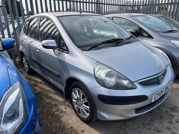Silver Used 2005 Honda Jazz SE Hatchback | £1,895 (Fair price) - Image 1/1