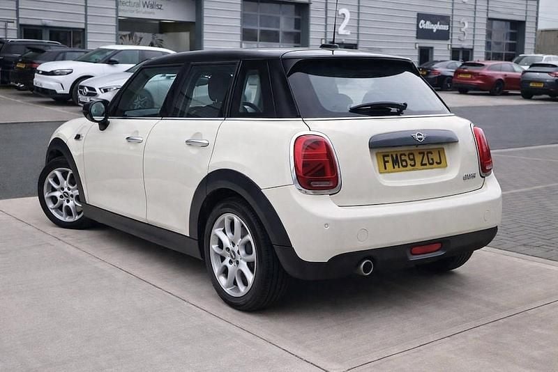 Used Mini Cooper Classic 2019 White Hatchback