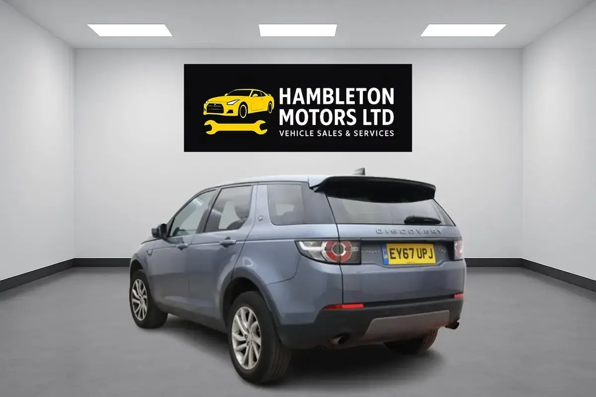 Used Land Rover Discovery 5 SE 180 HP (132 kW) 2017 Blue SUV