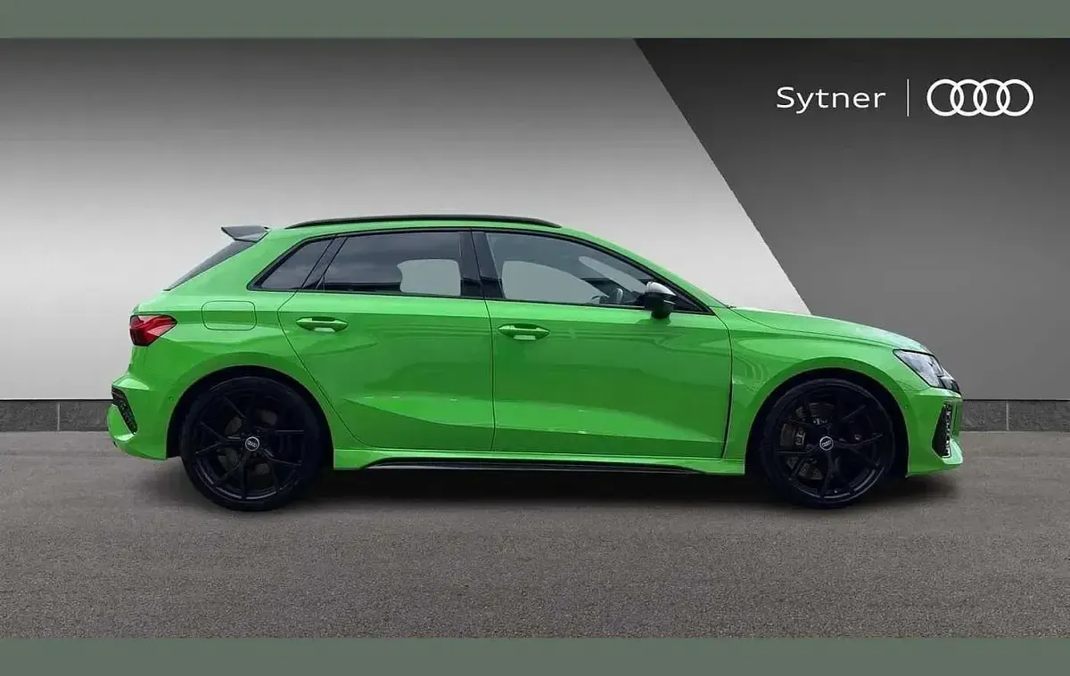 Usado Audi RS3 Sport 400 CV (294 kW) 2022 Verde Berlina