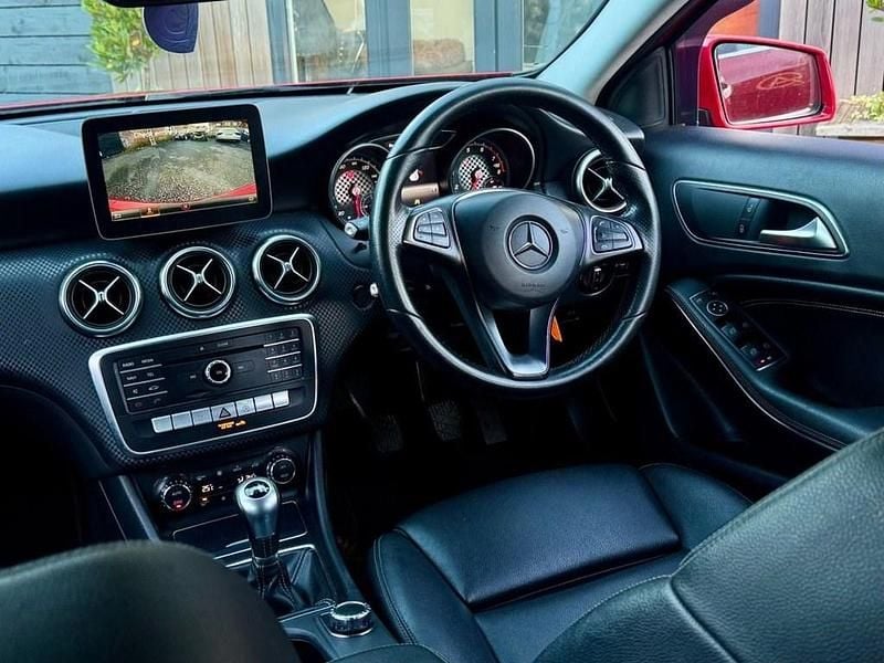 Used Mercedes A160 102 HP (75 kW) 2016 Red Hatchback
