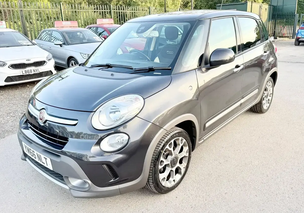 Used Fiat 500L Trekking 95 HP (69 kW) 2017 Grey MPV