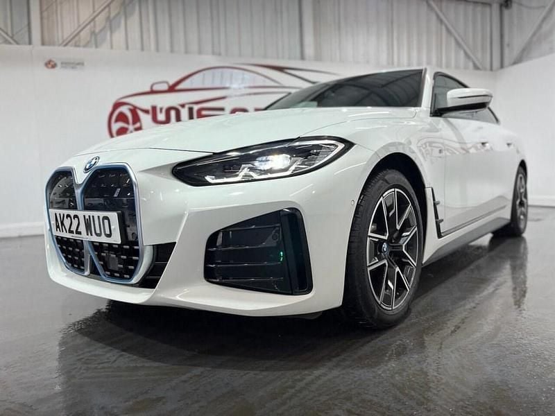 Usado BMW i4 M Sport 250 kW (340 CV) 2022 Blanco Berlina