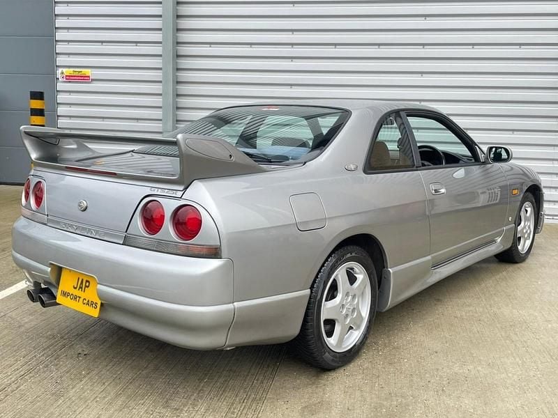 Used Nissan Skyline 1998 Grey Sedan