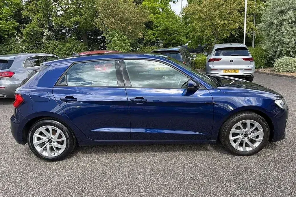 Used Audi A1 Sport 109 HP (80 kW) 2023 Blue SUV